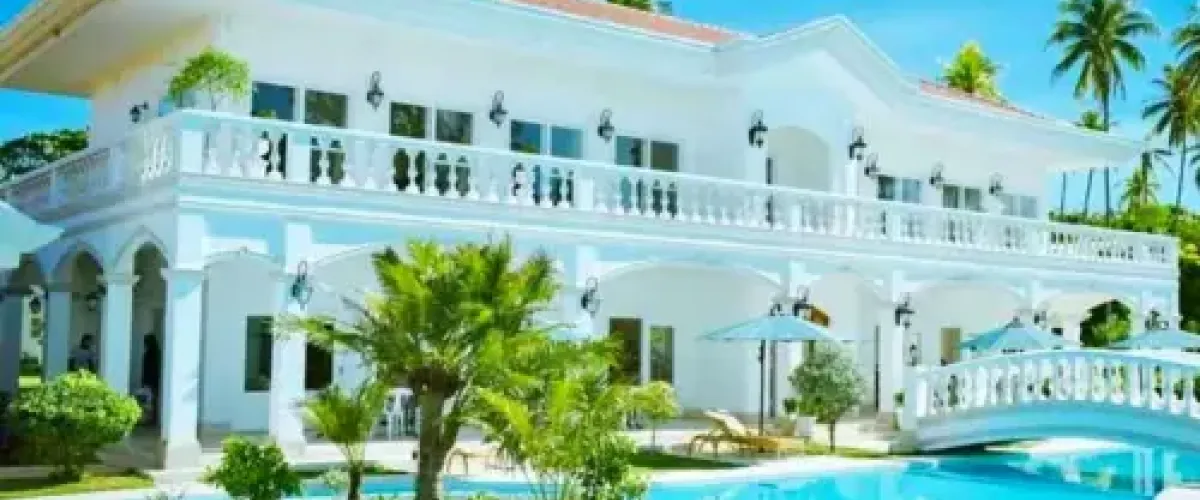 Tropical Beachfront Luxury Villa
